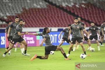 Timnas Bahrain Uji Coba Lapangan SUGBK Sebelum Tantangan Melawan Timnas Indonesia