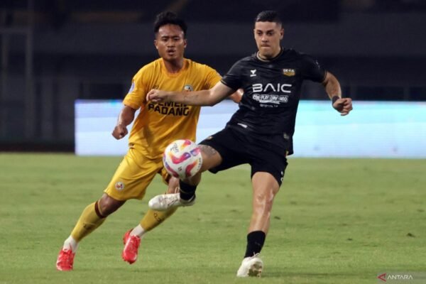 Alexis Messidoro Persiapkan Mental untuk Pertandingan Kontra Persis Solo