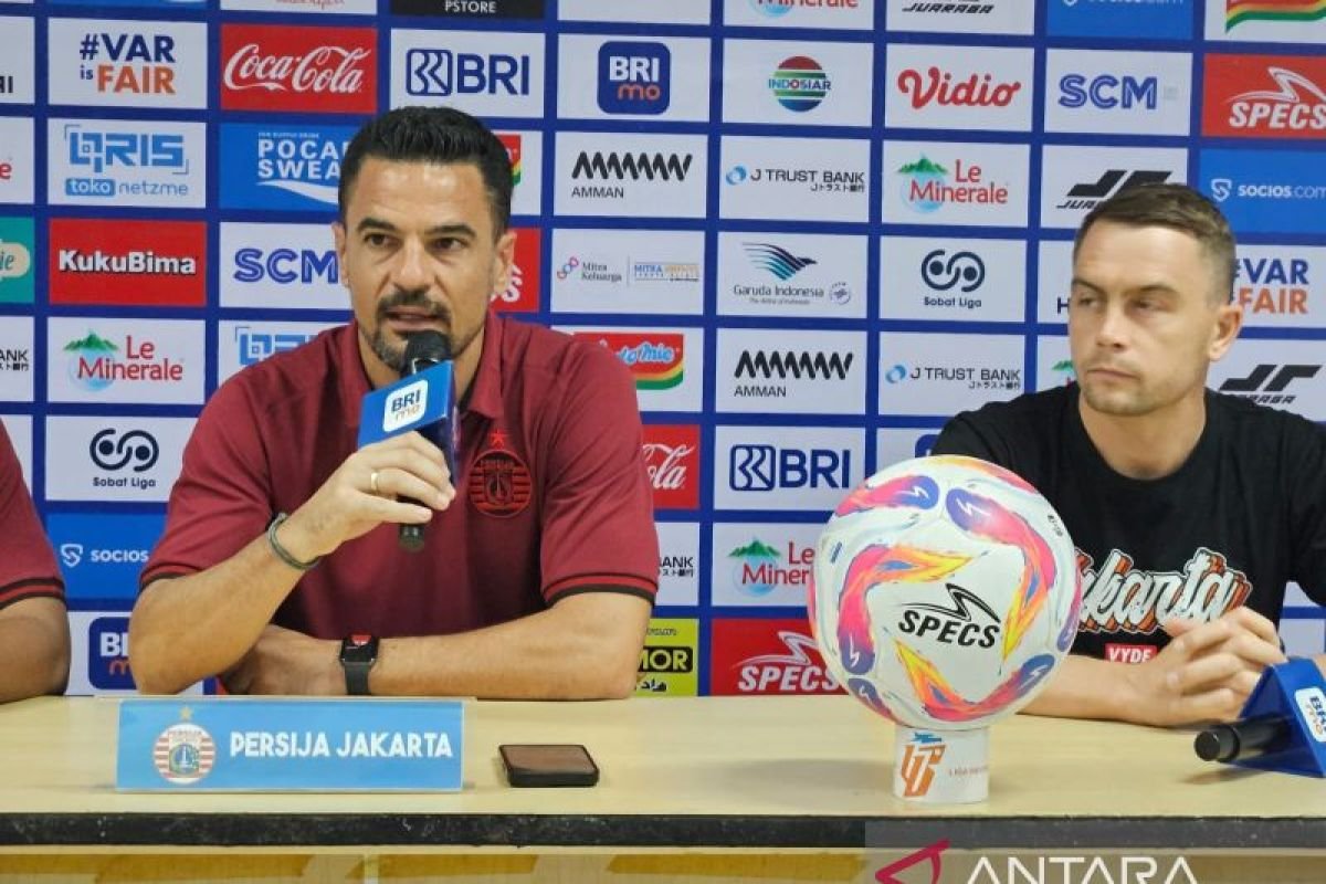 Pertandingan Doni Tri: Persija Jakarta vs Semen Padang
