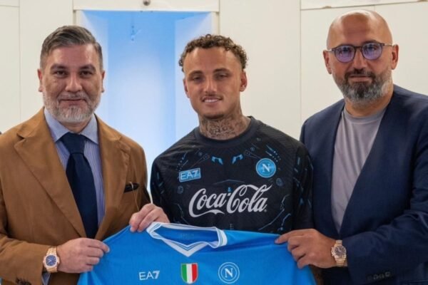 Napoli Resmi Datangkan Winger Belanda Noa Lang dari PSV Eindhoven